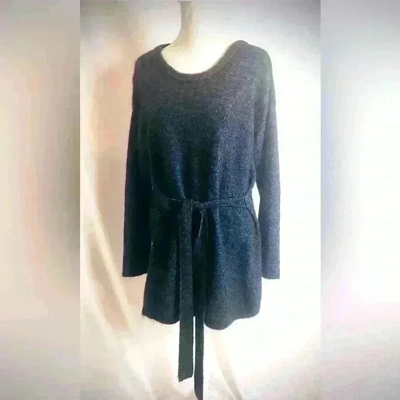 Genuine People *NWOT* Sexy off the shoulder, tie mohair sweater, size small - Picture 3 of 8